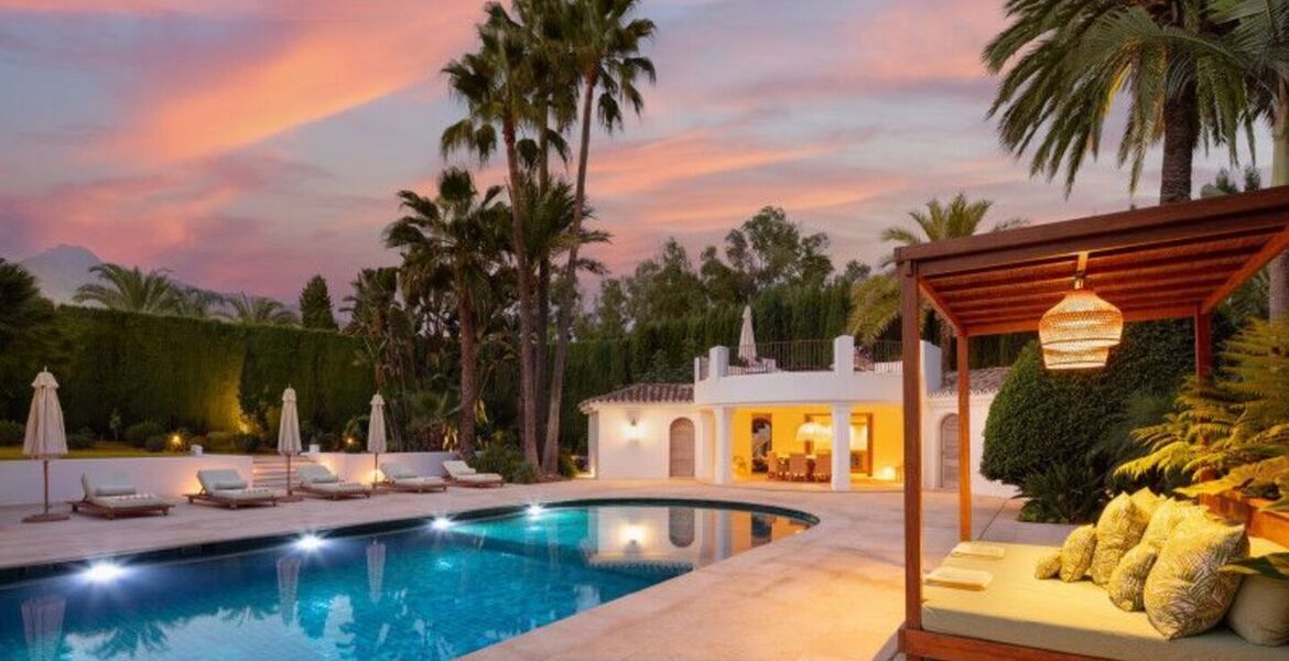 Villa de lujo en la Milla de Oro de Marbella con piscina