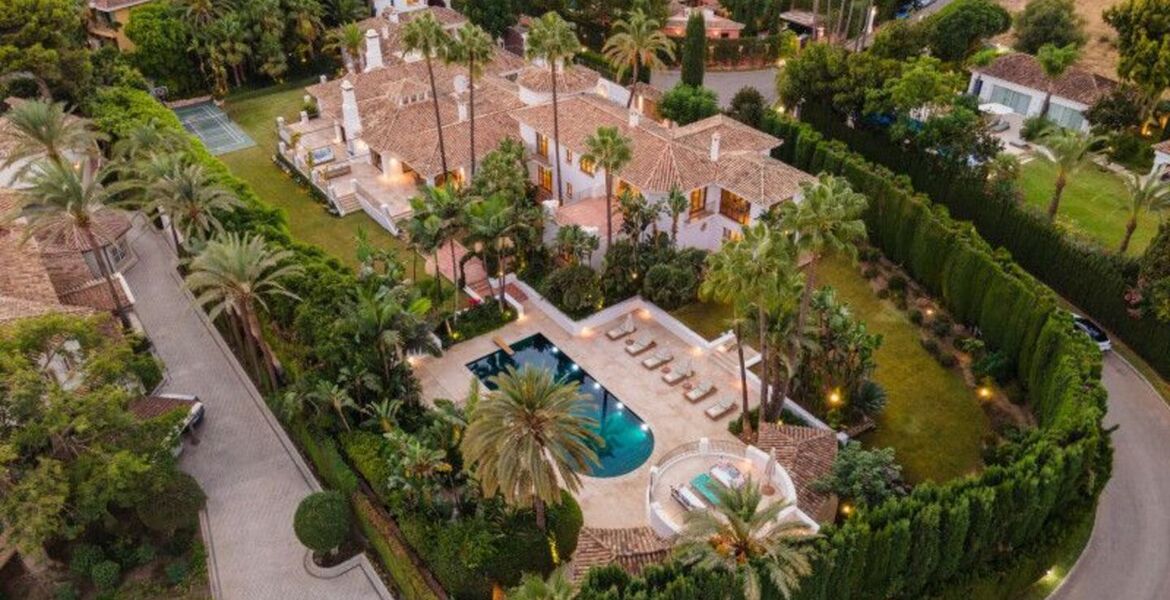 Villa de lujo en la Milla de Oro de Marbella con piscina