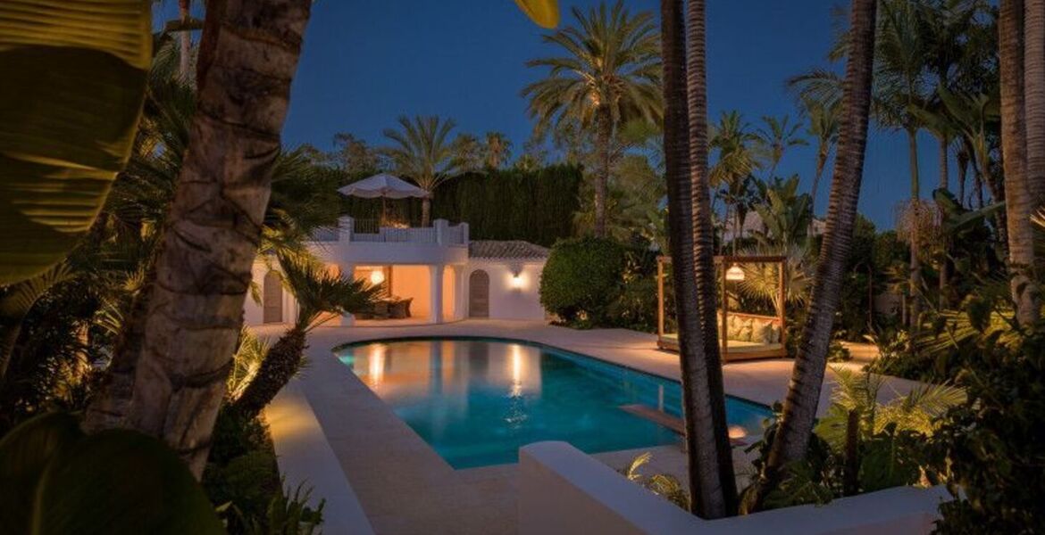 Villa de lujo en la Milla de Oro de Marbella con piscina