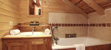 Chalet skis aux pieds à Courchevel La Tania 