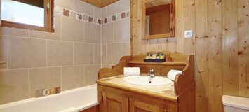 Chalet skis aux pieds à Courchevel La Tania 