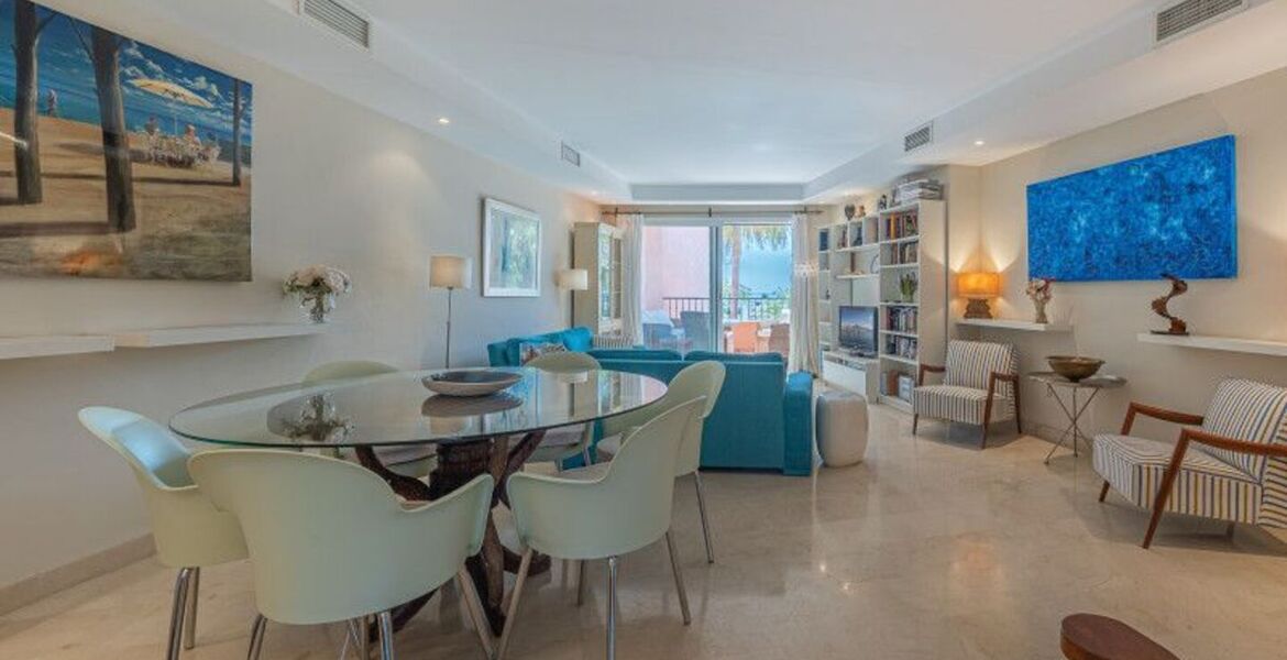 Amplio apartamento de 3 dormitorios en Oasis de Marbella