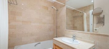 Amplio apartamento de 3 dormitorios en Oasis de Marbella
