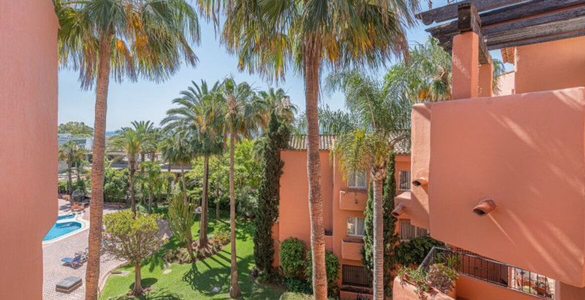 Amplio apartamento de 3 dormitorios en Oasis de Marbella