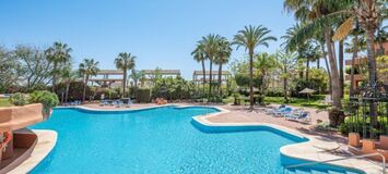 Amplio apartamento de 3 dormitorios en Oasis de Marbella