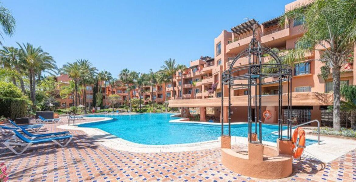 Amplio apartamento de 3 dormitorios en Oasis de Marbella