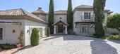 Impresionante villa de estilo rústico en Marbella Hill Club