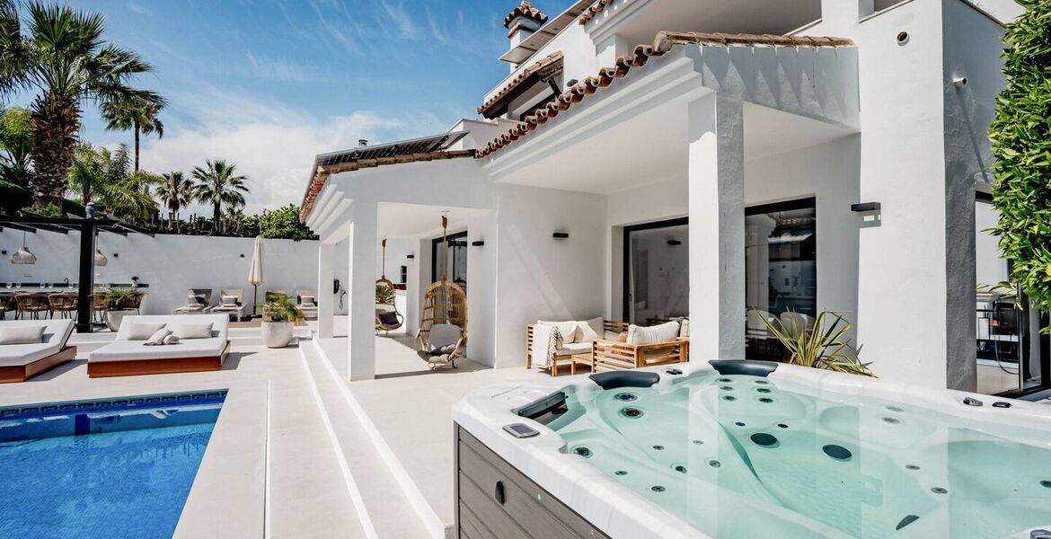 Luxury 8-Bedroom Villa Ideal for Families and Groups