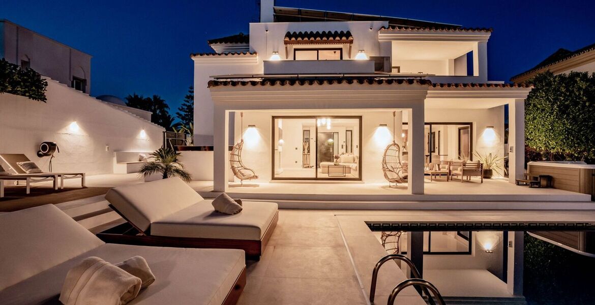 Luxury 8-Bedroom Villa Ideal for Families and Groups