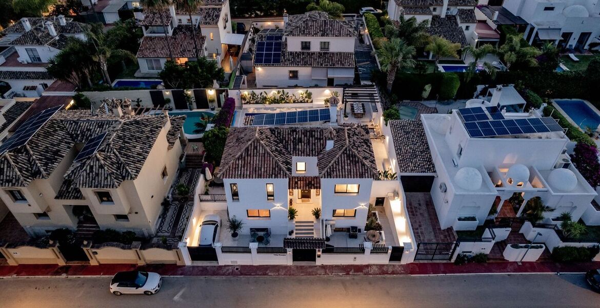 Luxury 8-Bedroom Villa Ideal for Families and Groups