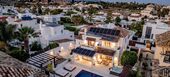 Luxury 8-Bedroom Villa Ideal for Families and Groups