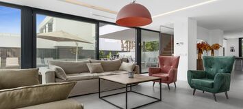Lujosa Villa en Primera Línea de Golf con Elegancia Moderna