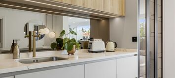 Elegante Apartamento de 2 Dormitorios en Nueva Andalucía