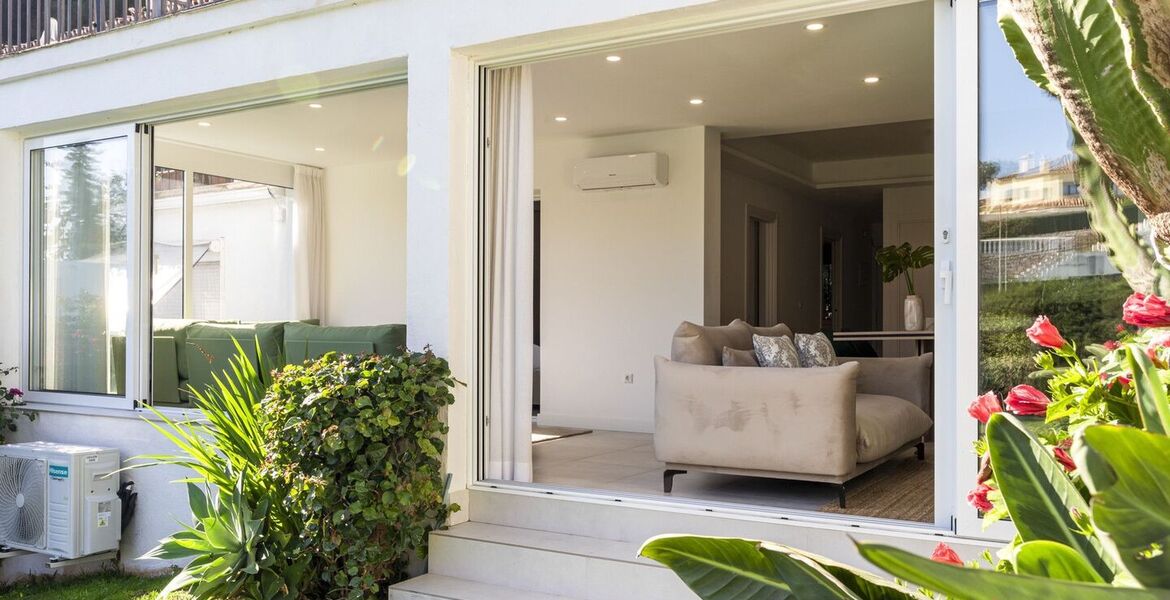 Elegante Apartamento de 2 Dormitorios en Nueva Andalucía