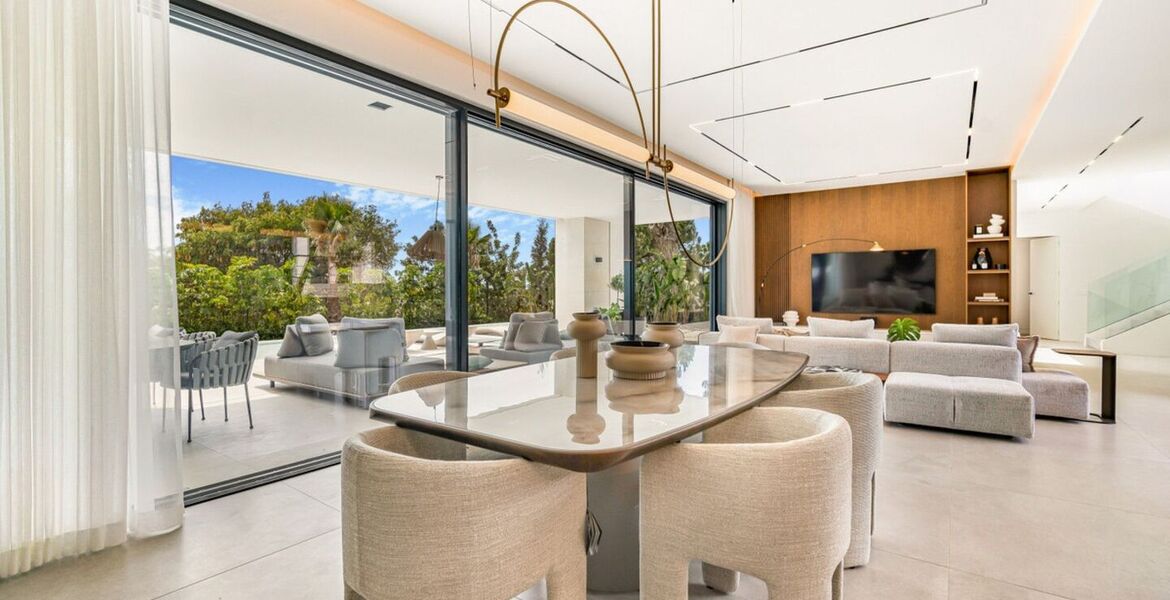Luxury Villa with Sea and Mountain Views in Rocio de Nagüele