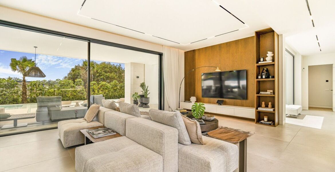 Luxury Villa with Sea and Mountain Views in Rocio de Nagüele