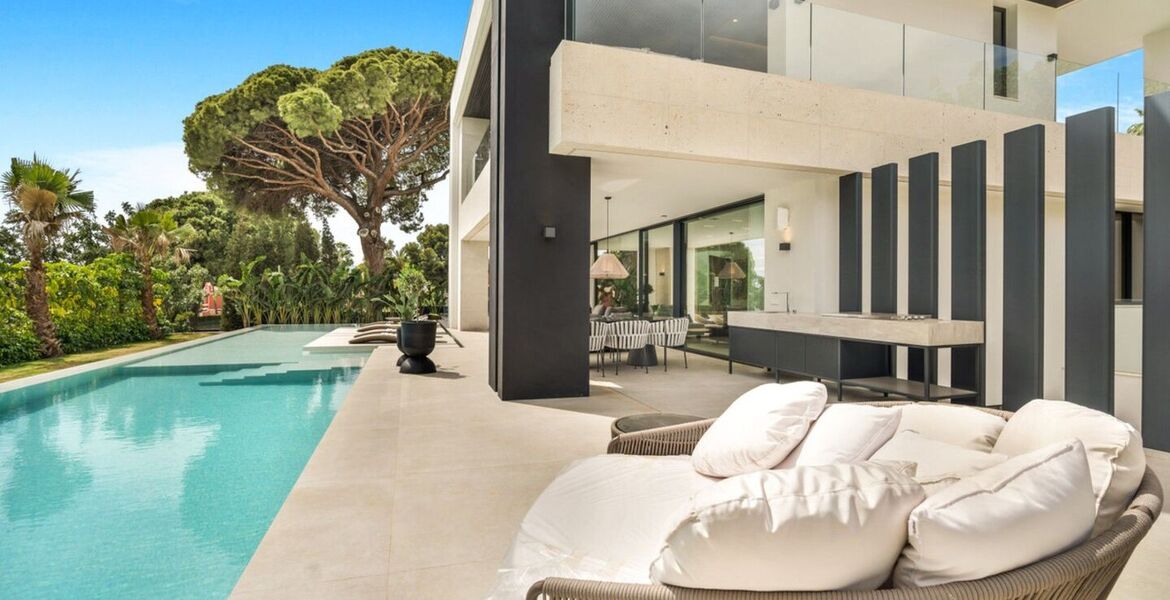 Luxury Villa with Sea and Mountain Views in Rocio de Nagüele