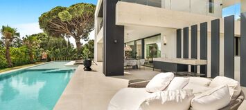Luxury Villa with Sea and Mountain Views in Rocio de Nagüele