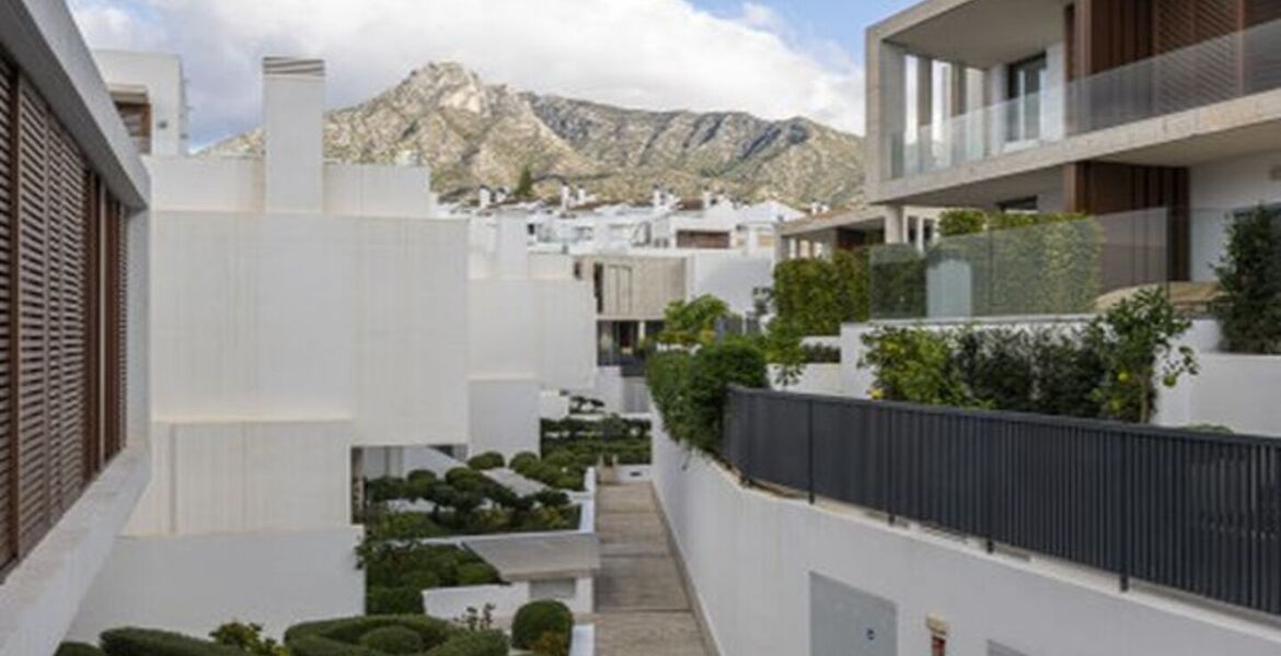 Exclusive 4-Bedroom Townhouse on Marbella's Golden Mile