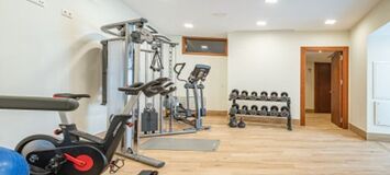 Exclusive 4-Bedroom Townhouse on Marbella's Golden Mile