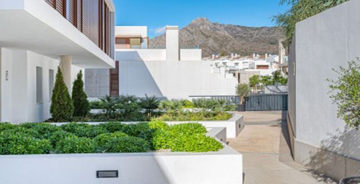 Exclusive 4-Bedroom Townhouse on Marbella's Golden Mile
