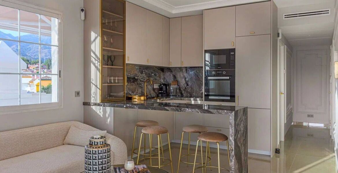 Luxury Beachside Penthouse with Rooftop Jacuzzi in Marbella