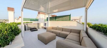 Luxury Beachside Penthouse with Rooftop Jacuzzi in Marbella