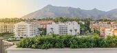Luxury Beachside Penthouse with Rooftop Jacuzzi in Marbella