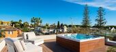 Élégante Villa à Quelques Pas de la Plage sur le Golden Mile