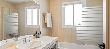Une villa charmante et moderne à Benahavis