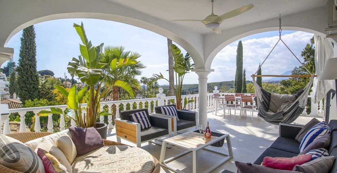 Luxurious Villa with Stunning Views in Estepona
