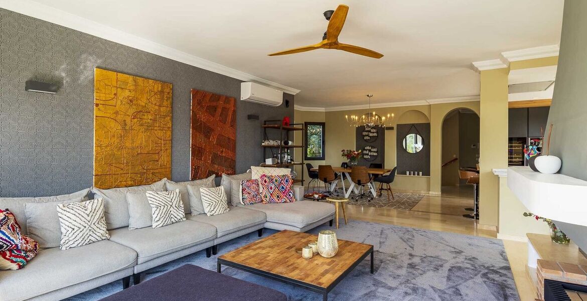 Luxurious Villa with Stunning Views in Estepona