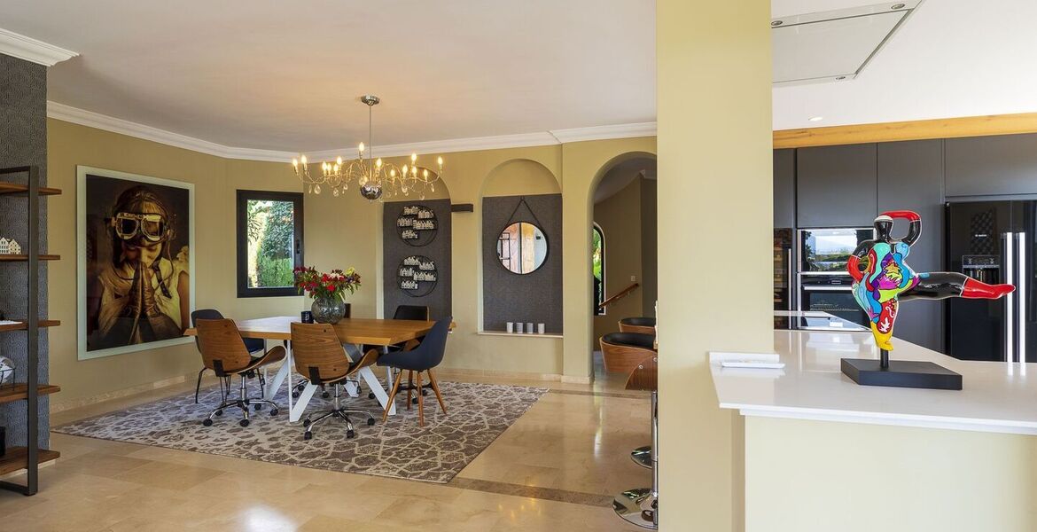 Luxurious Villa with Stunning Views in Estepona
