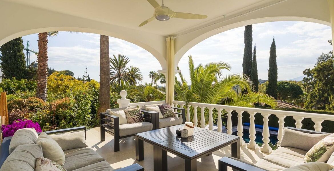 Luxurious Villa with Stunning Views in Estepona