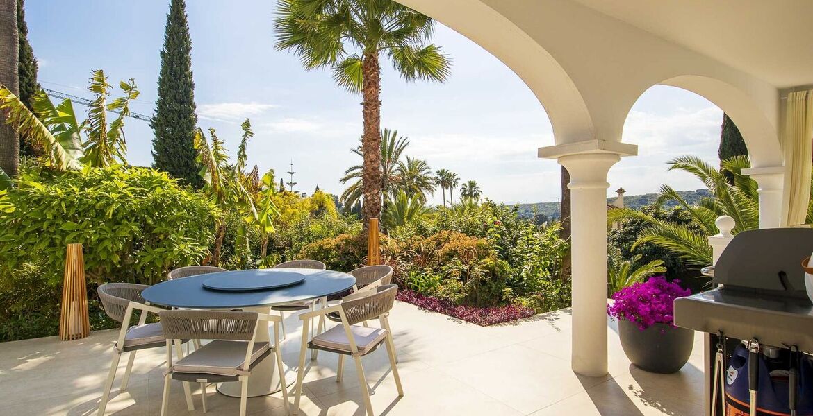Luxurious Villa with Stunning Views in Estepona