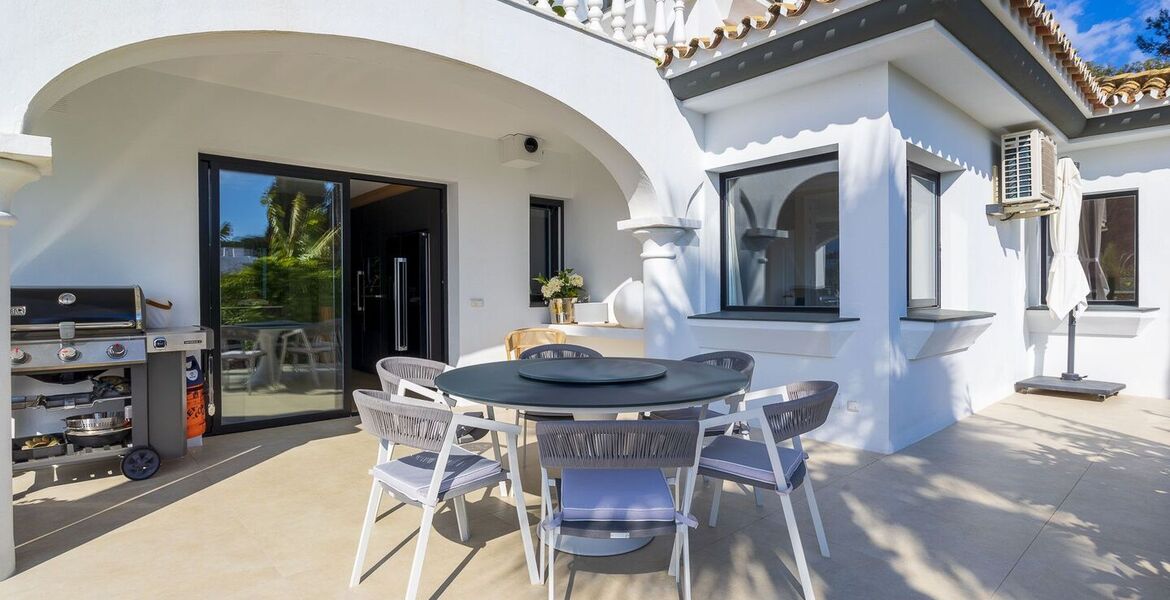 Luxurious Villa with Stunning Views in Estepona