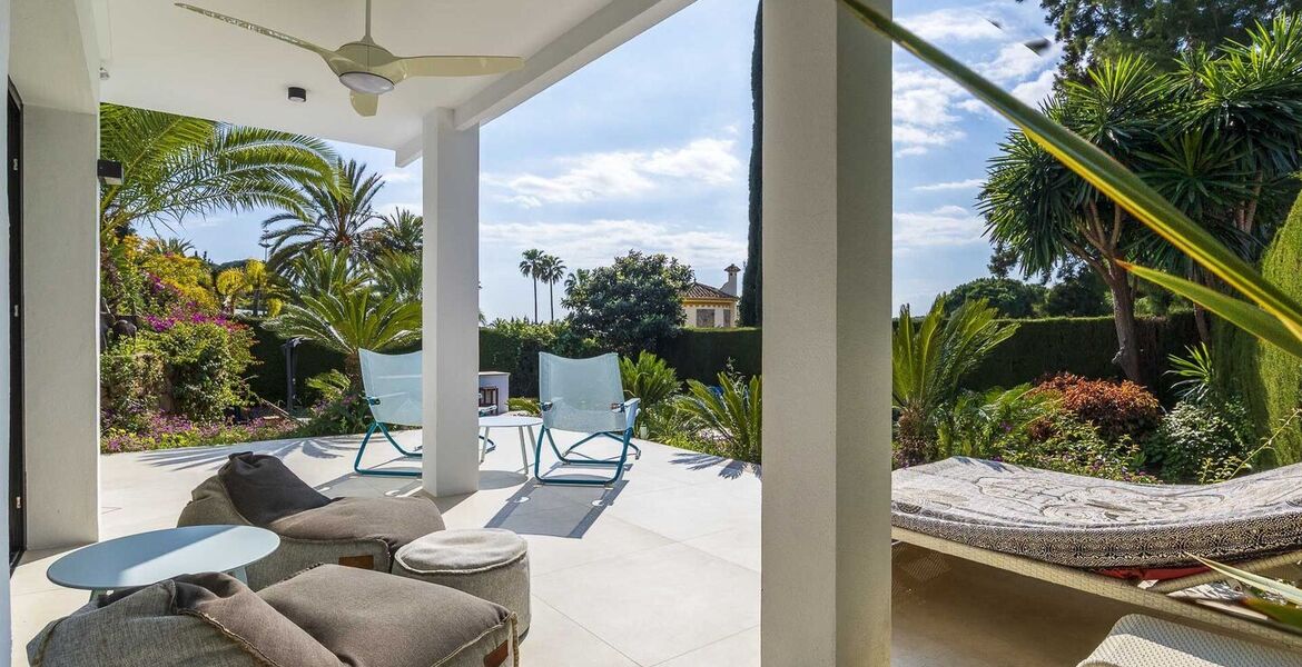 Luxurious Villa with Stunning Views in Estepona
