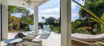 Luxurious Villa with Stunning Views in Estepona