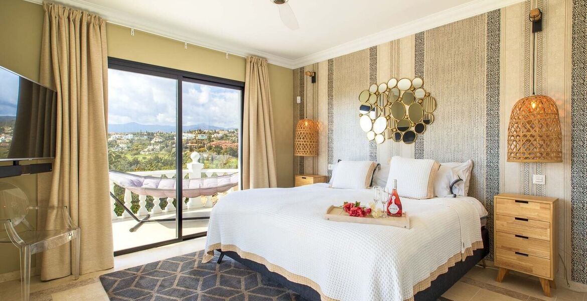 Luxurious Villa with Stunning Views in Estepona