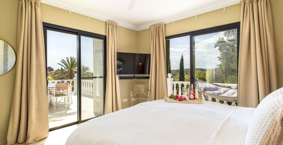 Luxurious Villa with Stunning Views in Estepona
