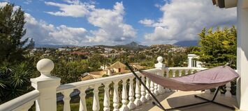 Luxurious Villa with Stunning Views in Estepona